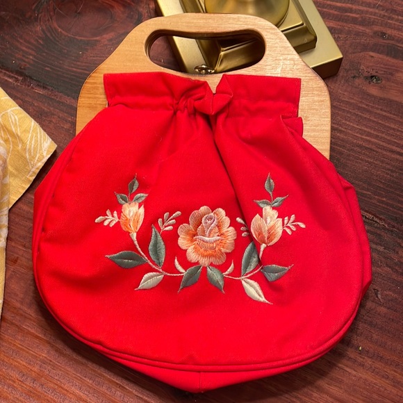 Handbags - Vintage Embroidered Purse